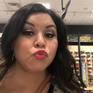 Meet your Posher, Mandy